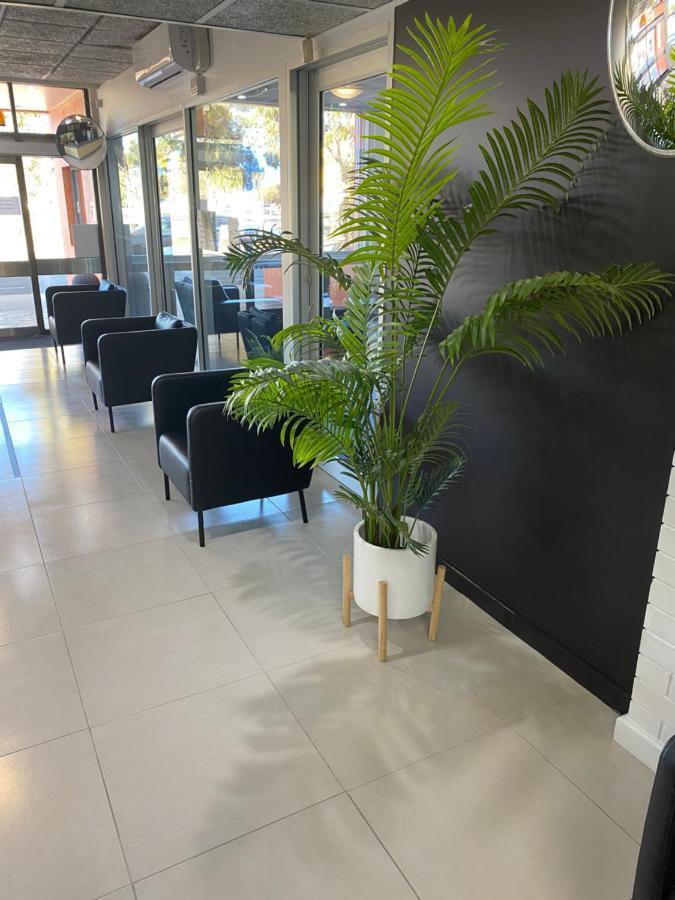 Adelaide Airport Motel Екстер'єр фото