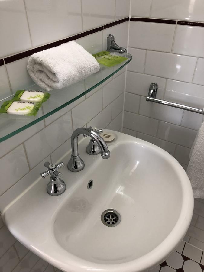 Adelaide Airport Motel Екстер'єр фото