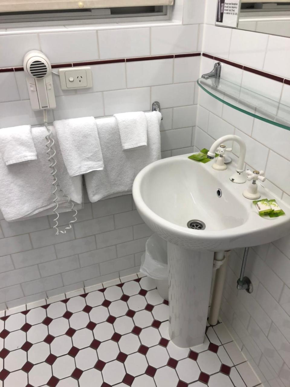 Adelaide Airport Motel Екстер'єр фото